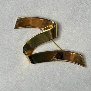 Vintage 1980s Monet-  Gold Tone Ribbon Style Pin/Brooch. Very Cute
